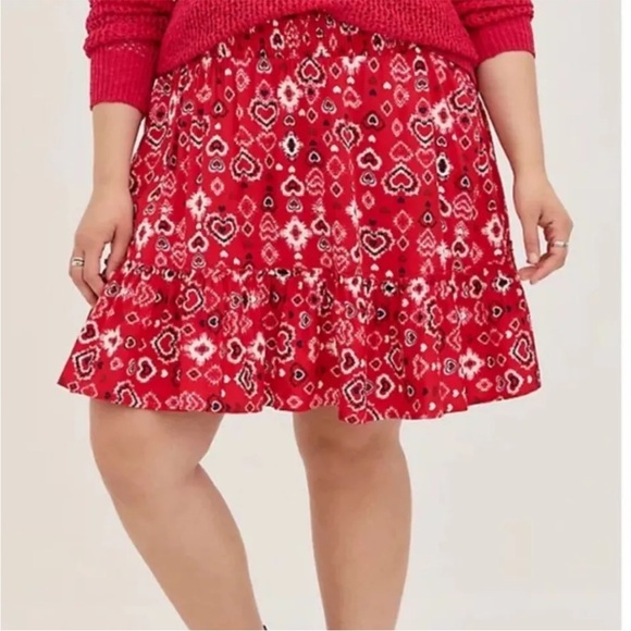 Torrid Red heart challis smocked ruffle mini skirt ❤️ size 6 6x NWT - Picture 2 of 5